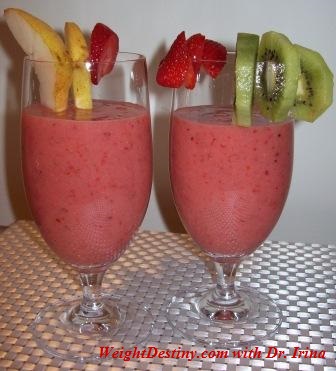 Fruits Berries Smoothies refreshment for morning, nice lunch time snack, satisfying evening meal. Glycemic Index, Low GI recipes.Motivational Weight Loss Coaching Boston MA