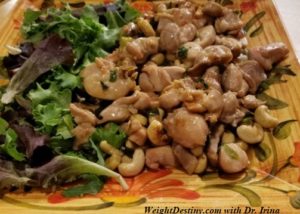 Chicken-tighs-asian-style-with-cashew