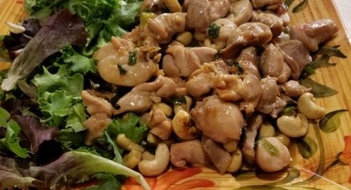 Chicken-tighs-asian-style-with-cashew