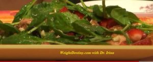 Salad-spinach-grilled-chicken-strawberries-sugar-free-gluten-free-lunch-for-kids