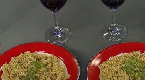 Whole-wheat-pasta-with-pesto-sauce